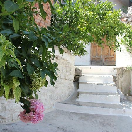 Guest House Toli Inside Berat Castle Esterno foto