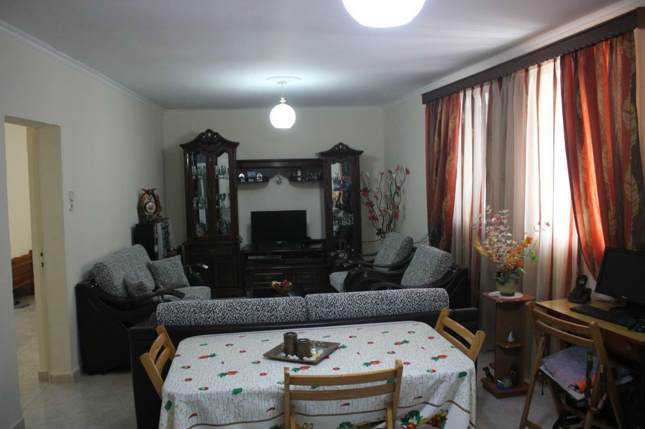 Guest House Toli Inside Berat Castle Esterno foto